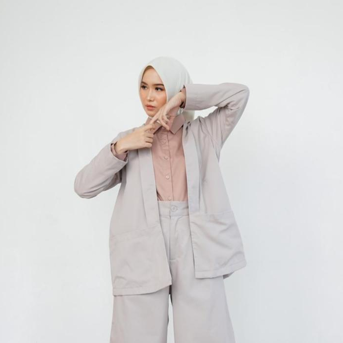 LEWA Outer - Gardenia | GURĒ by Rizqa | Outer Polos Wanita | Outer Tangan Panjang | Outer Katun
