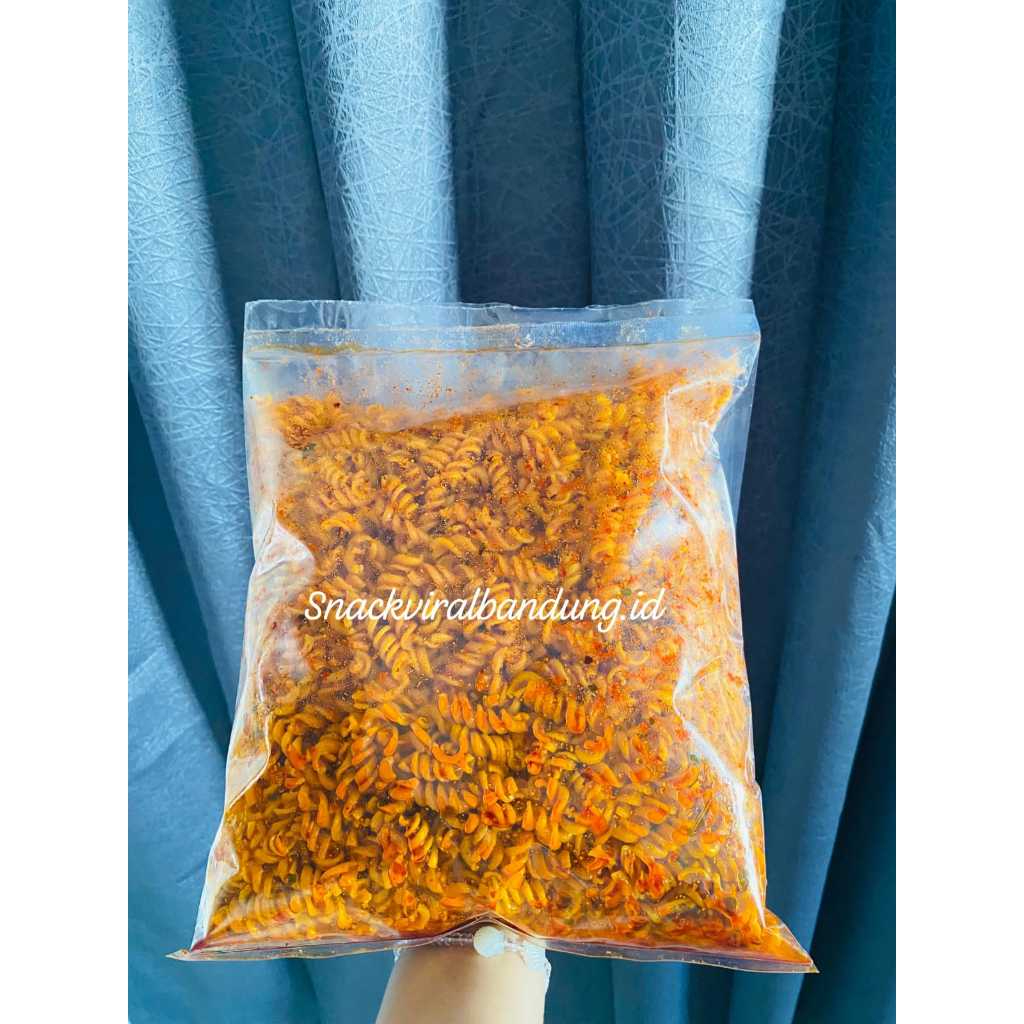 

makaroni spiral/makaroni kriwil pedas daun jeruk 1kg