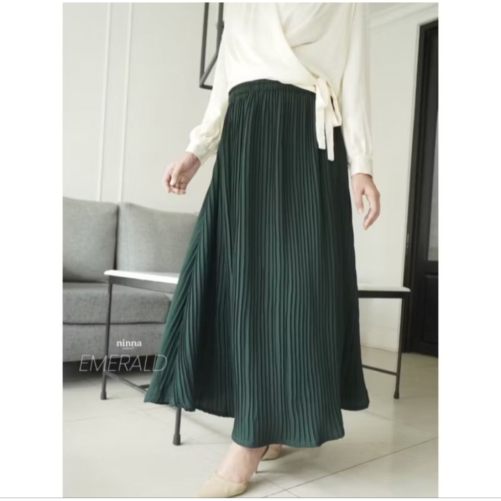 Preloved Ninna Pleats Skirt Emerald Pulchragallery Hijau Rok Plisket