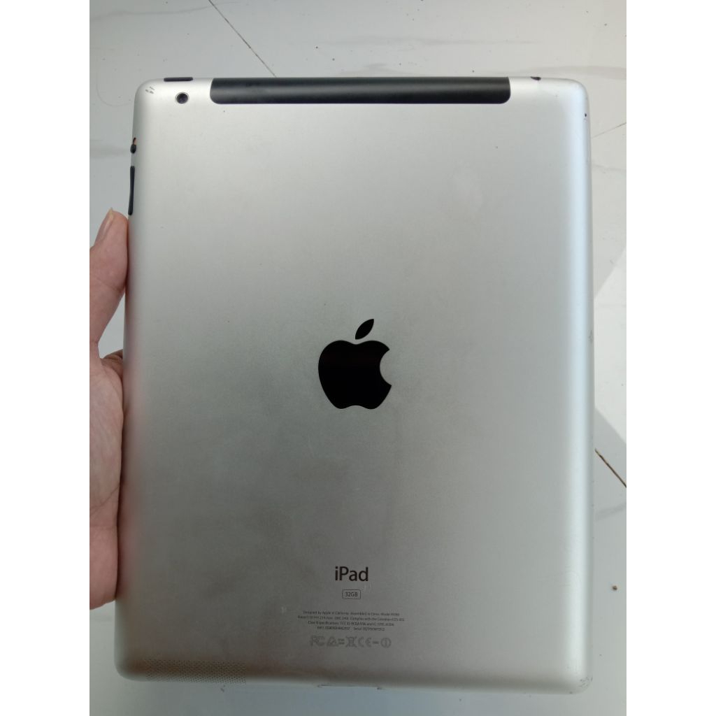 iPad 2 Ram 3/32 Minus Lock iCloud