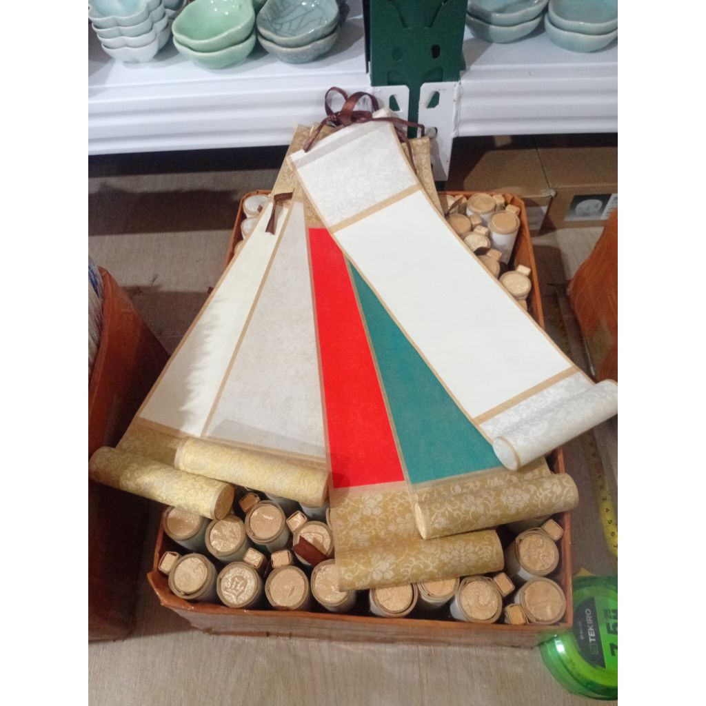 

Kertas Kaligrafi Cina Roll Bisa Tulis dan Lukis size 10×36cm kertas karya kaligrafi cina