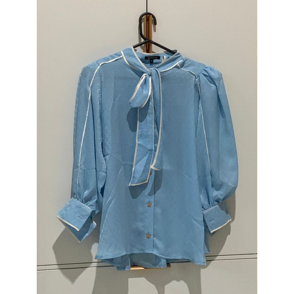 Preloved Blouse Wanita Buttonscarves (L)