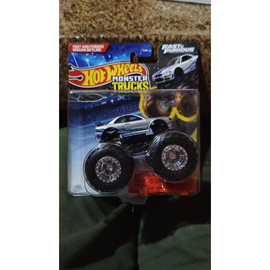 Monster Truck Hot Wheels Nissan Skyline