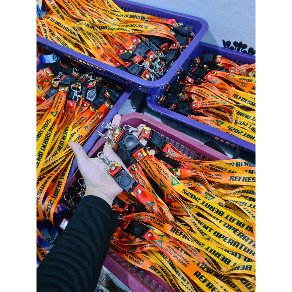 

lanyard custom satuan design pancawarna surabaya