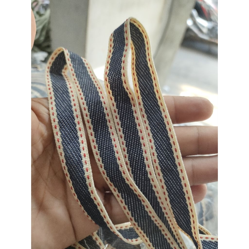 

PITA SALVEDGE PITA CELANA CUSTOM