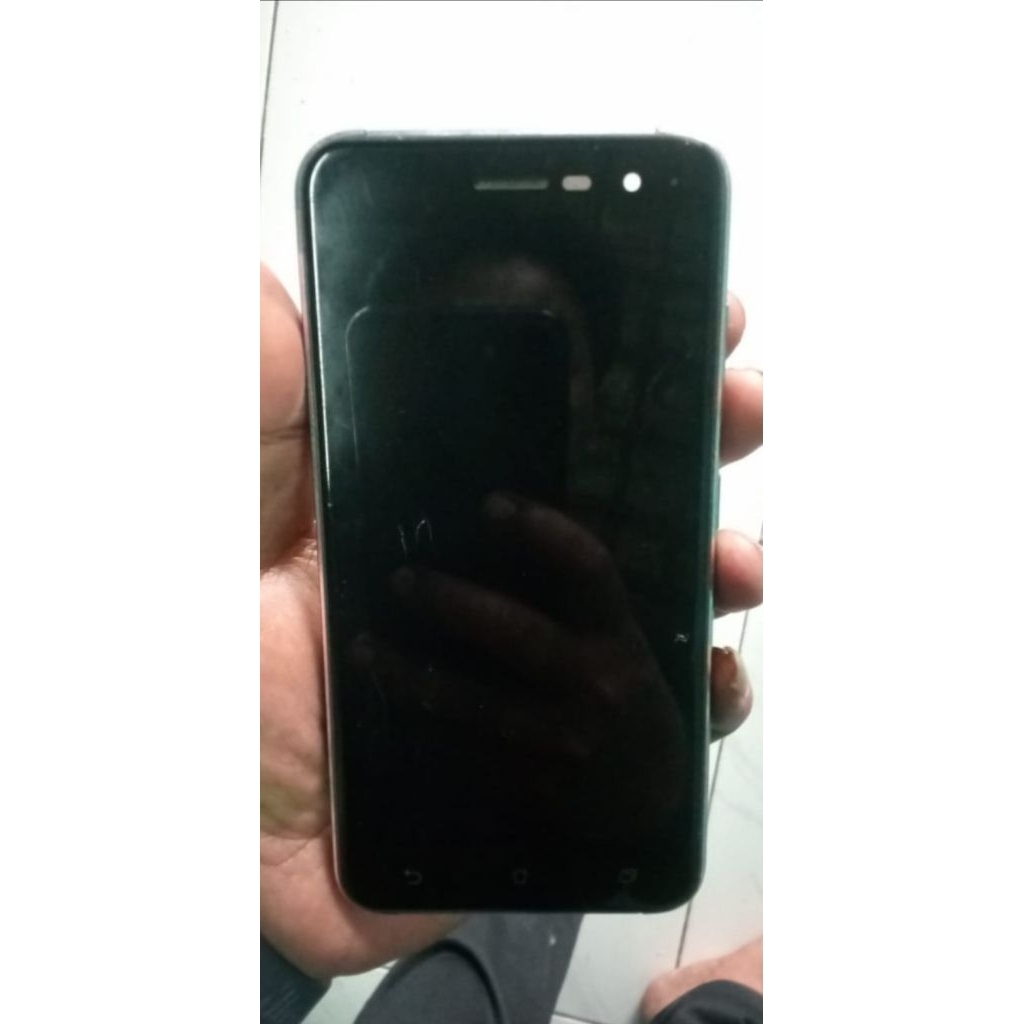 LCD + frame Asus zenfone 3 ze520kl 5.2" Hitam dan putih