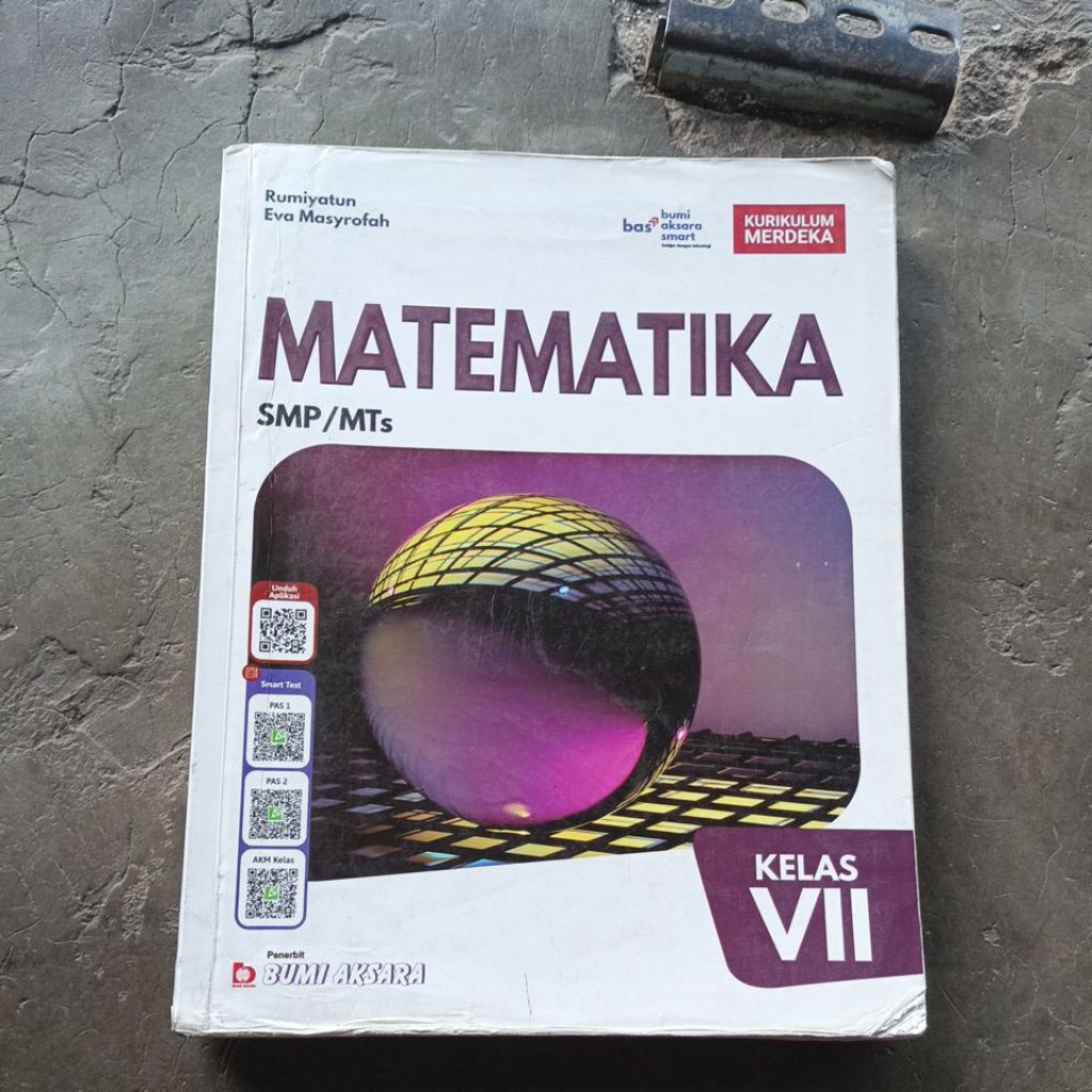 BUKU Matematika kelas 7(KURMER)