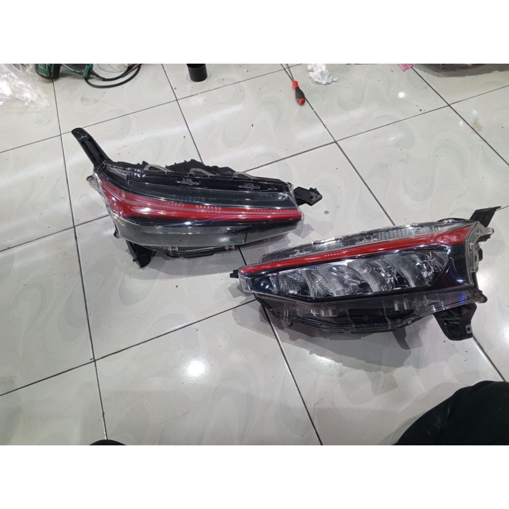 headlamp Xenia R SPORTY 2023-2024 original. lampu depan XENIA R  2023 ORIGINAL