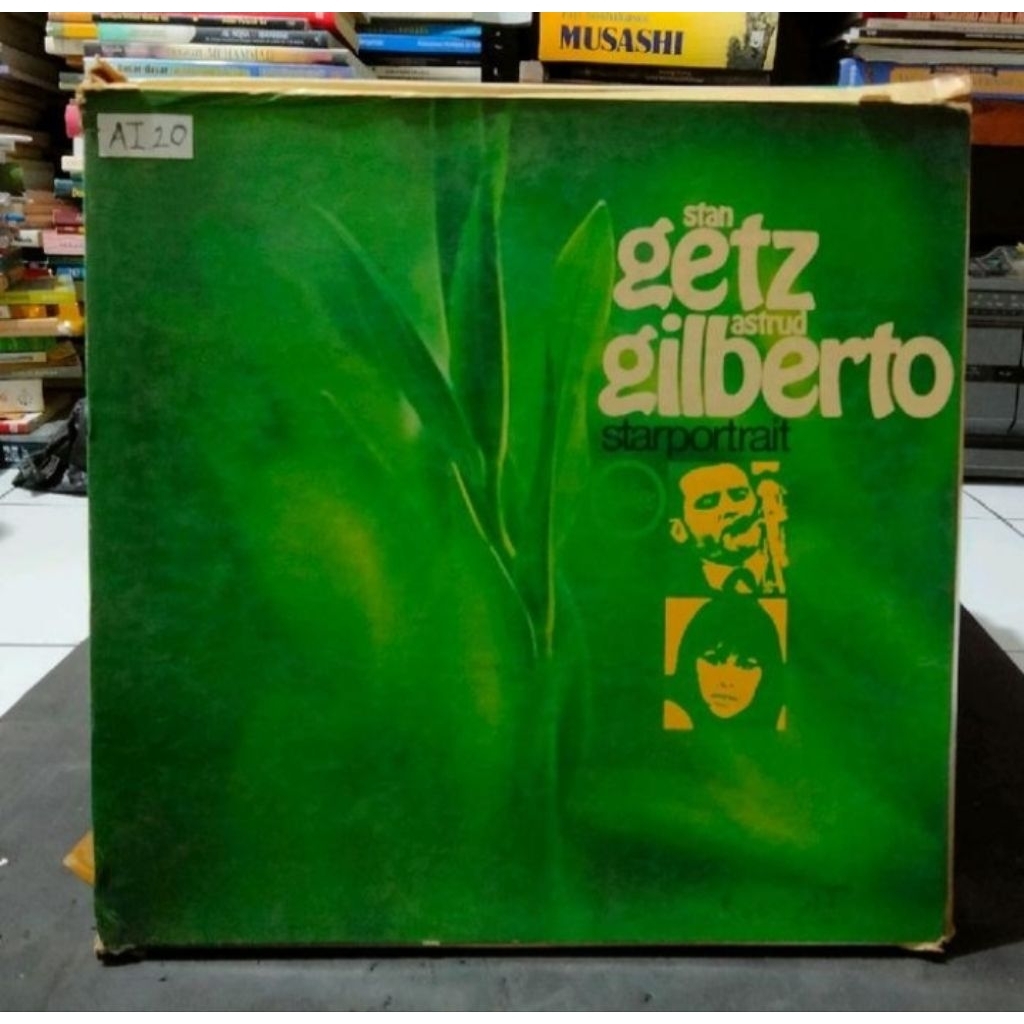 vinyl piringan hitam 12 stan gets astrud gilberto 2 LP (PHA29)