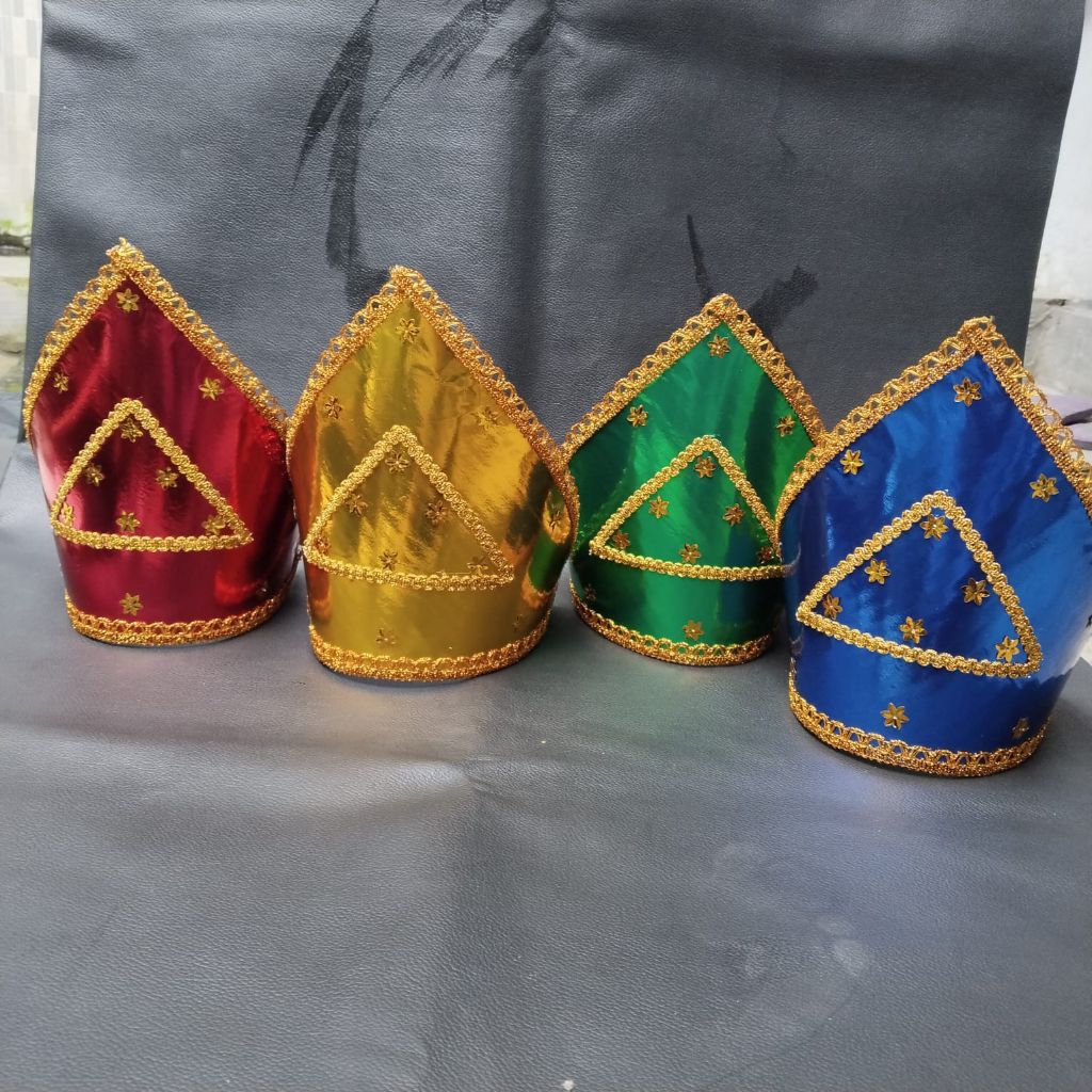 aksesoris topi tanjak adat padang