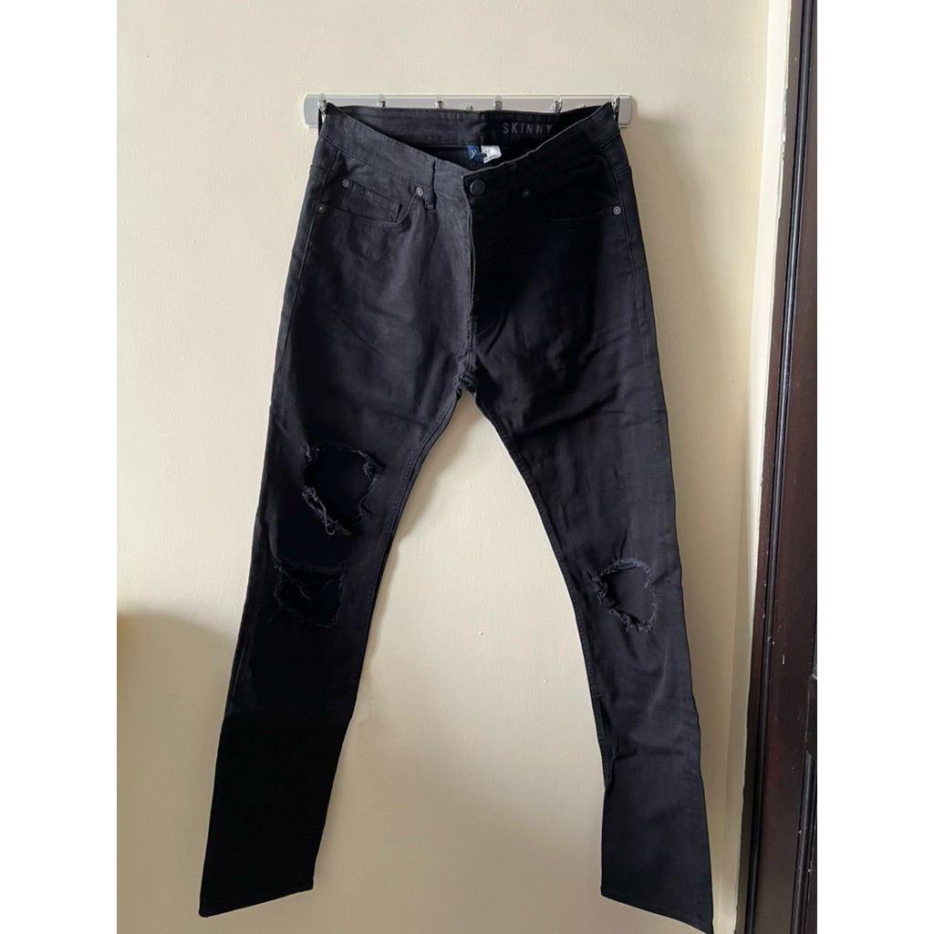 Celana Jeans H&M Cowok Ripped Jeans
