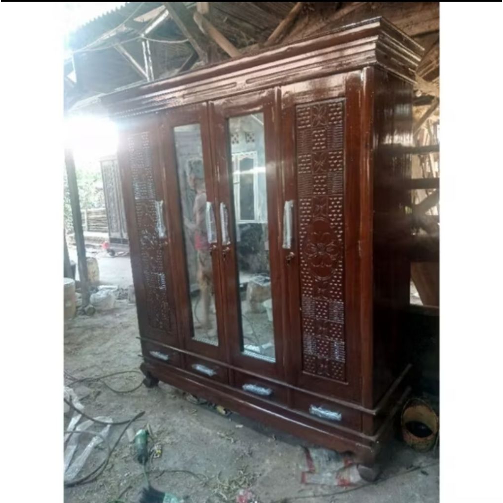 lemari pakaian 4 pintu kayu jumbo