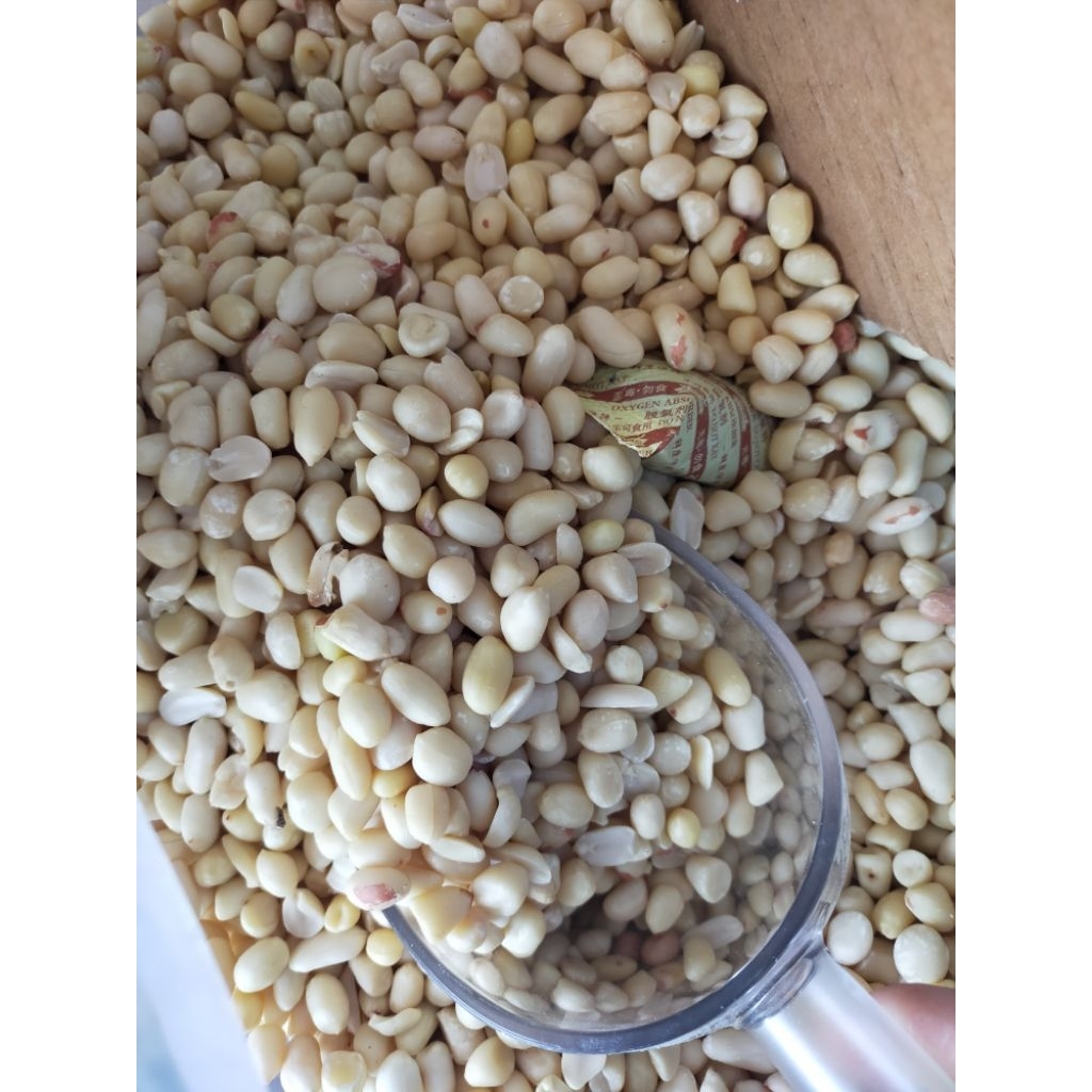 

kacang tanah kupas 500gr