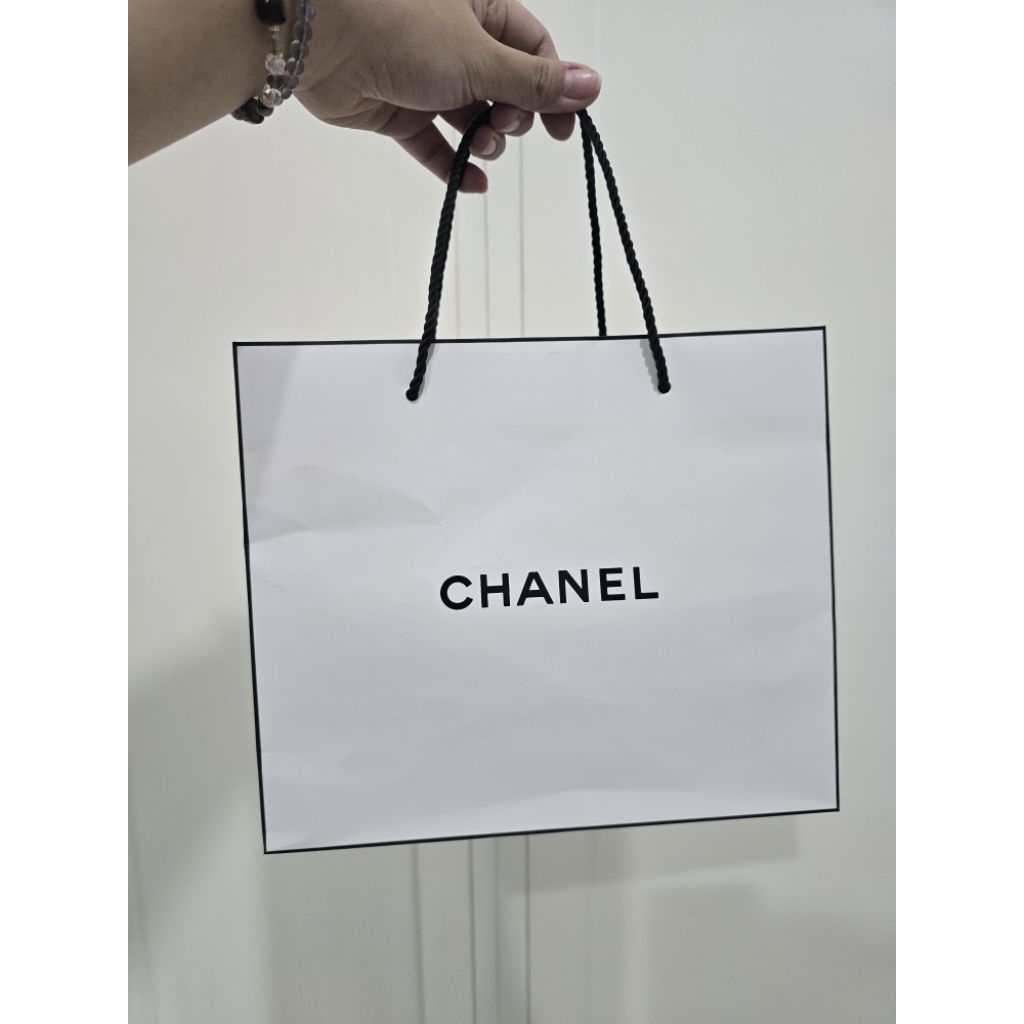 

Chanel Paperbag (ini gift jadi tdk bisa menjamin original)