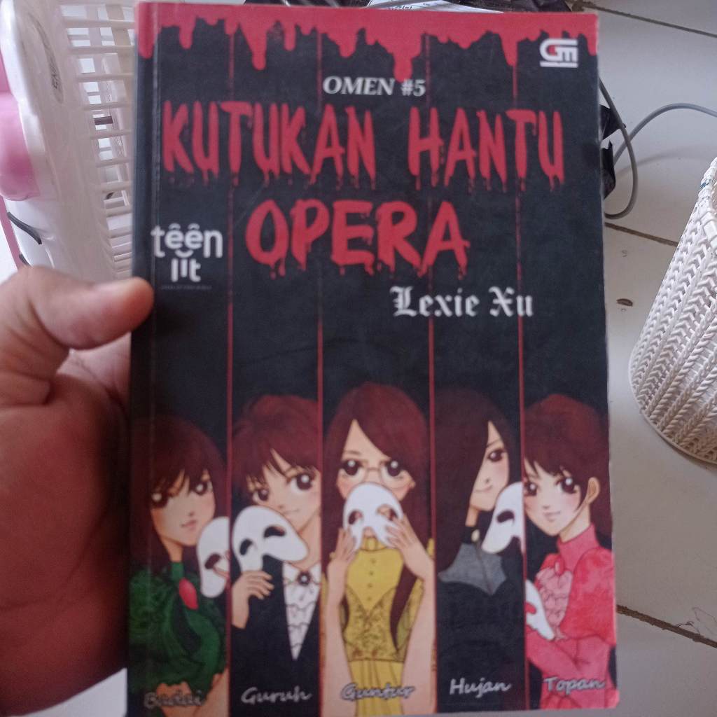 [Preloved] Kutukan Hantu Opera  Lexie Xu