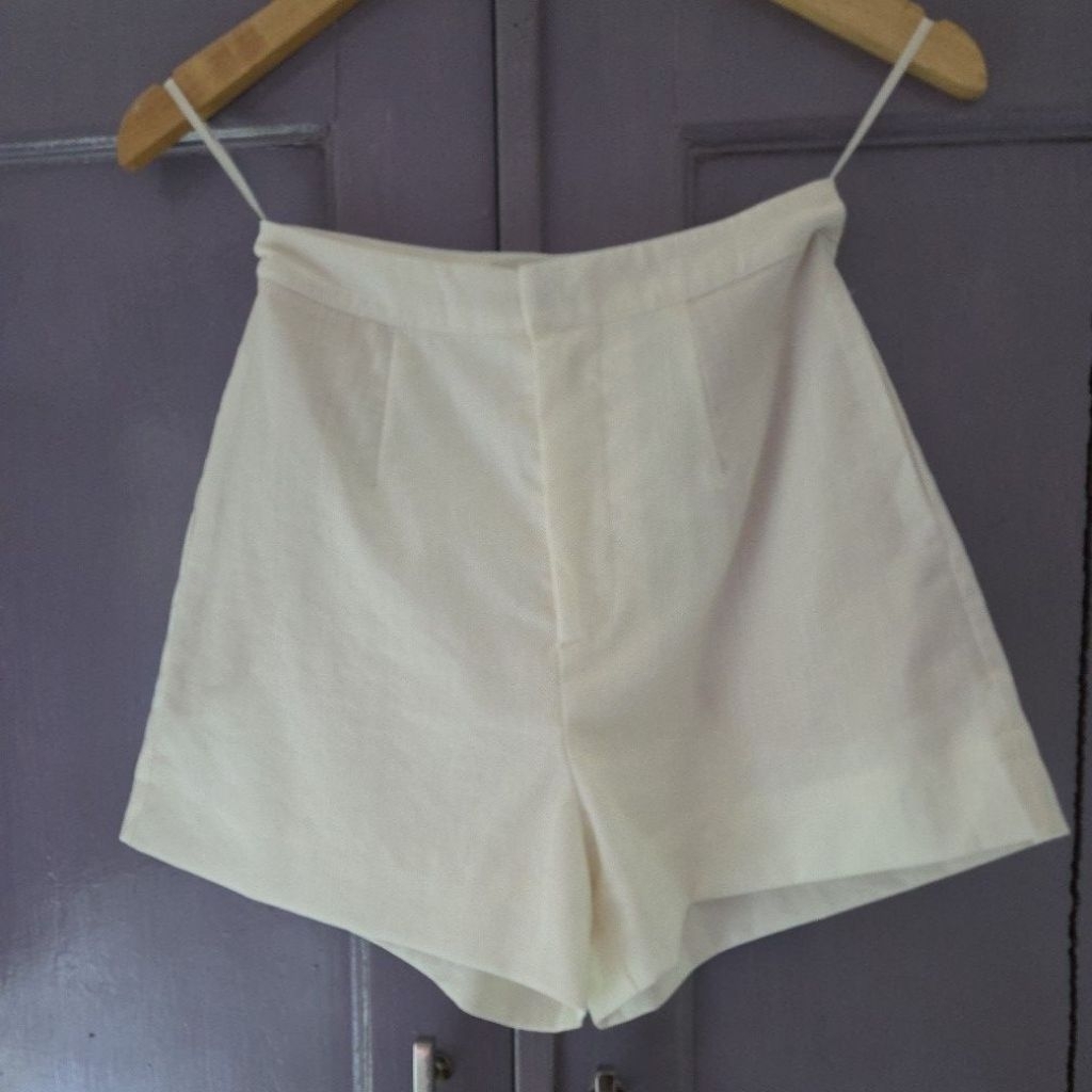 PRELOVED CELANA LOVE BONITO