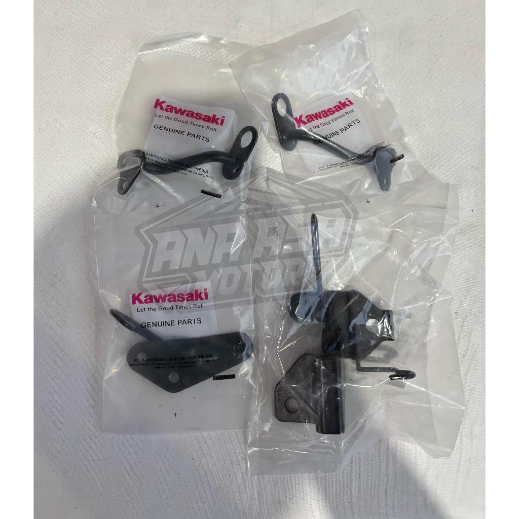 1 Set Breket Bracket Dudukan Fairing Sayap Atas Bawah Kawasaki Ninja RR NEW 150 Original - 0875 / 08
