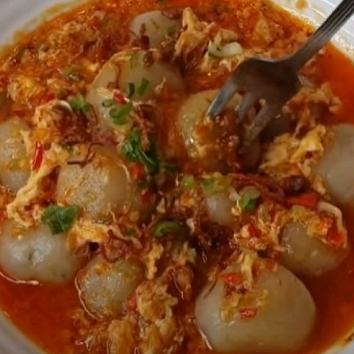 

Cilok Goang isi ayam suwir pedas kuah sedap