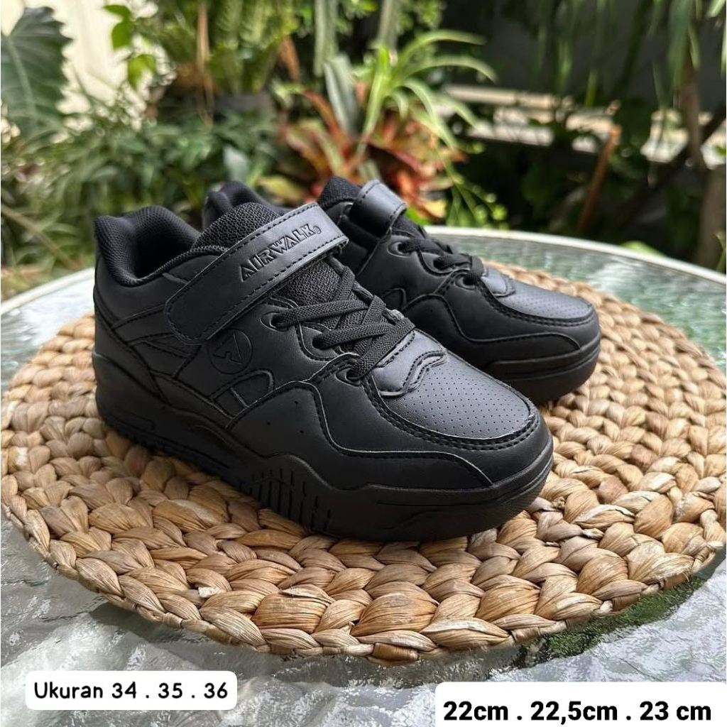 Sepatu sekolah anak sd import original reebok kids hitam polos