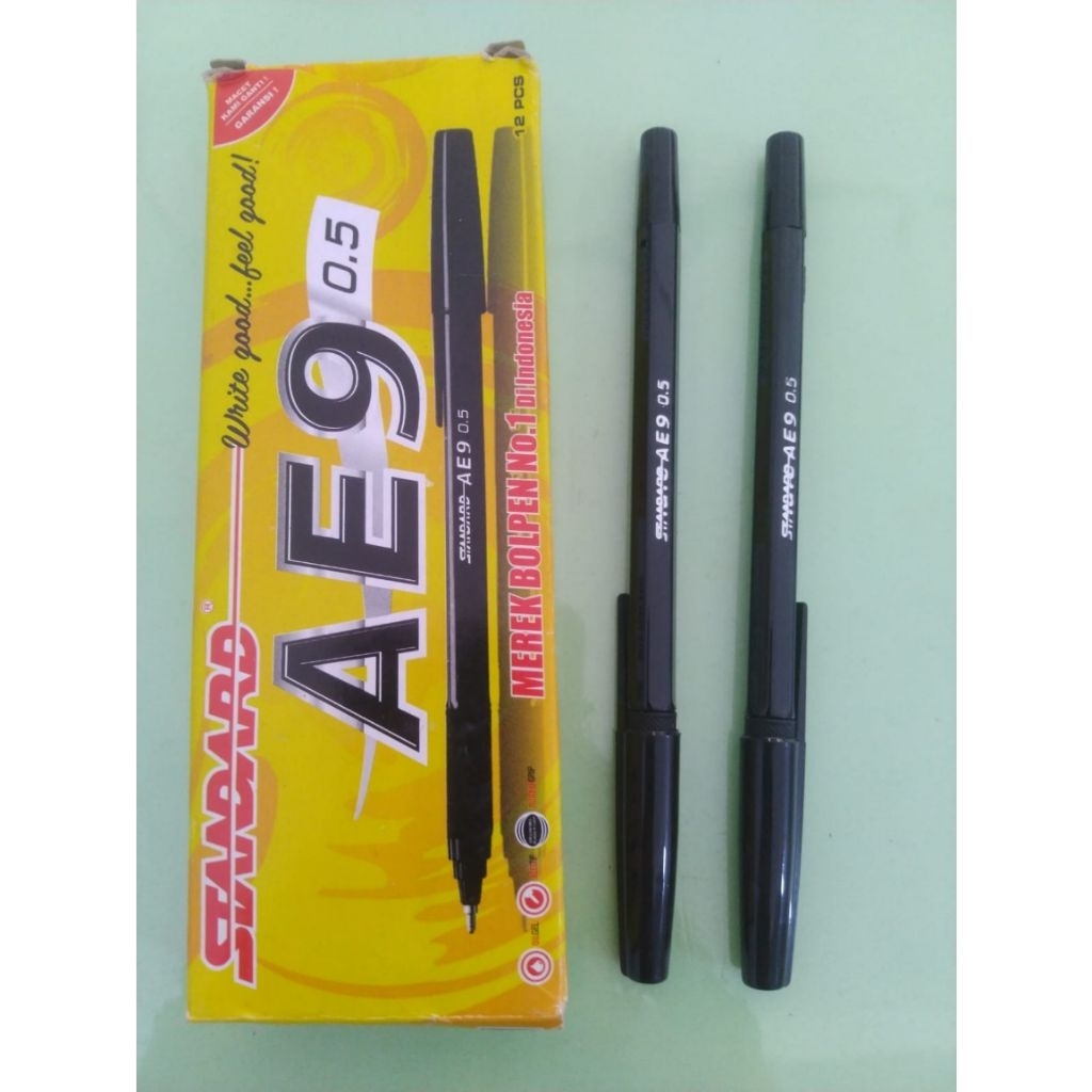 

[LJ] Pena Standard AE9 Tinta Hitam (1 Pack isi 12 pcs) - Pena 0.5mm Sekolah Ballpoint Kantor Bolpen Warna Hitam