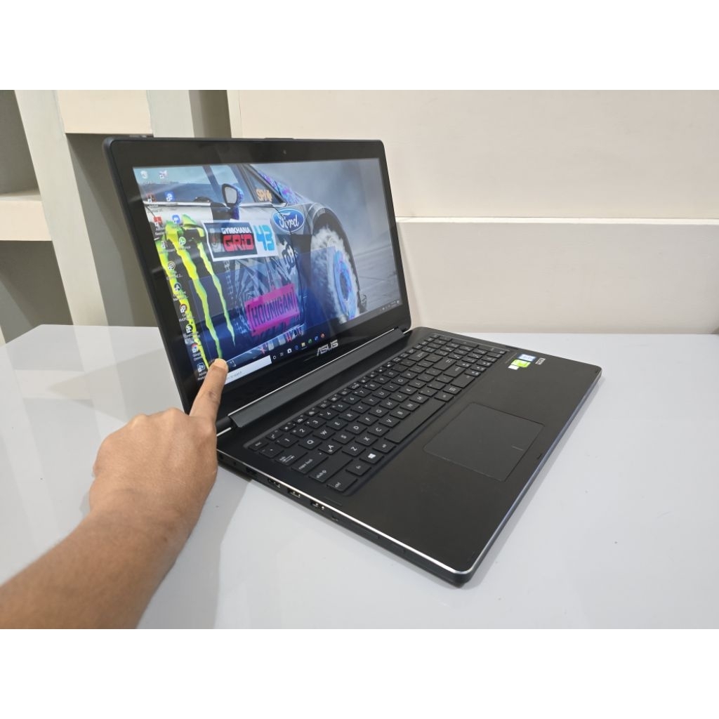 Laptop Asus Q552U Intel Core i7 VGA Nvidia  GeForce 940M 15-Inch Touch Screen