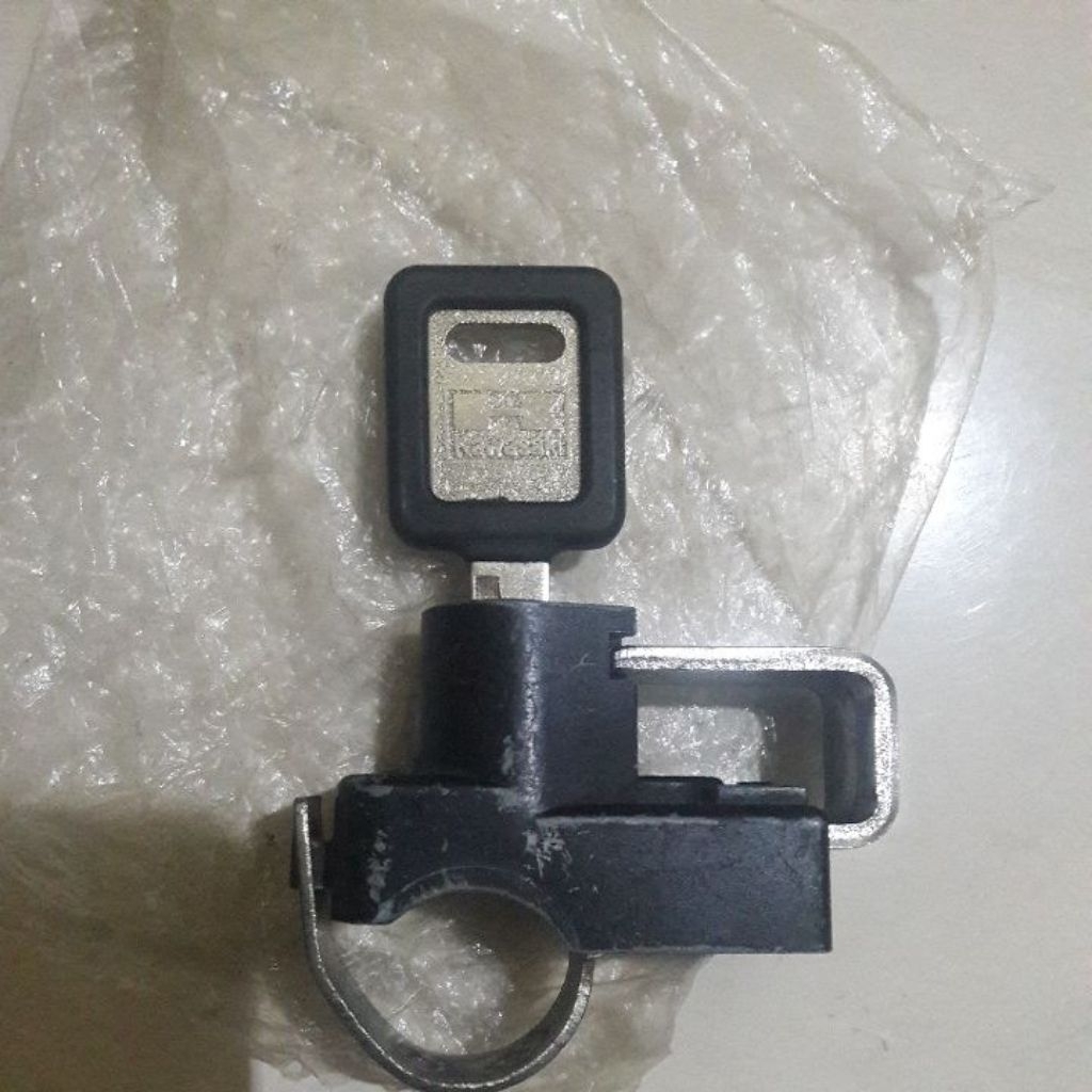 kunci helm binter KE