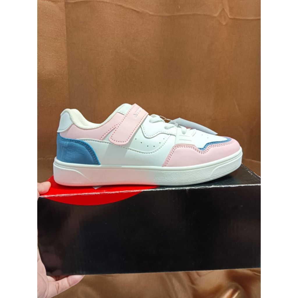SEPATU ANAK CEWEK AIRWALK PUTIH (Sz 35)