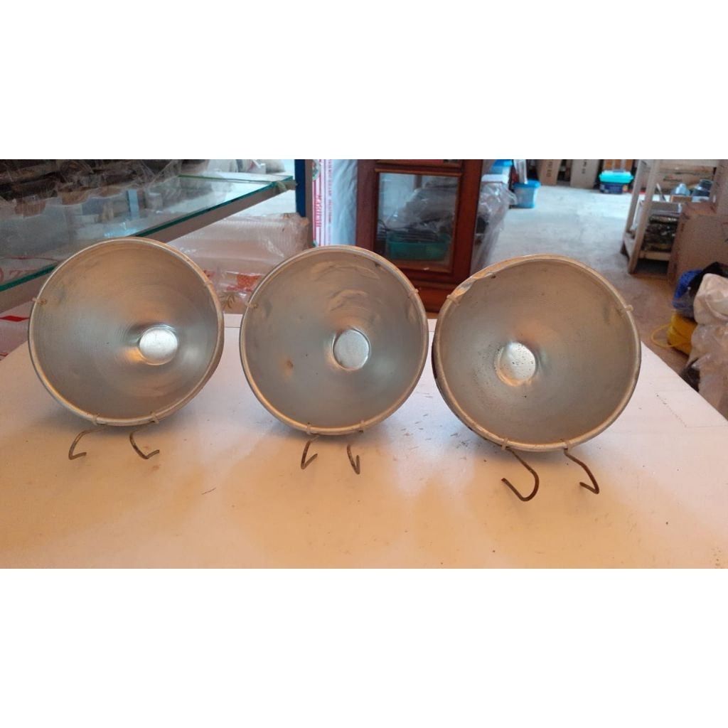 Cepuk Ayam Tempat Makan Ayam Alumunium – Harga Grosir Plastik Termurah - Praktis untuk kebutuhan har