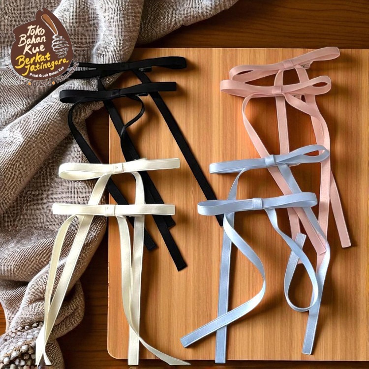 

TOPPER PITA SATIN PANJANG ISI 5 PCS / PITA HIASAN KUE / PITA