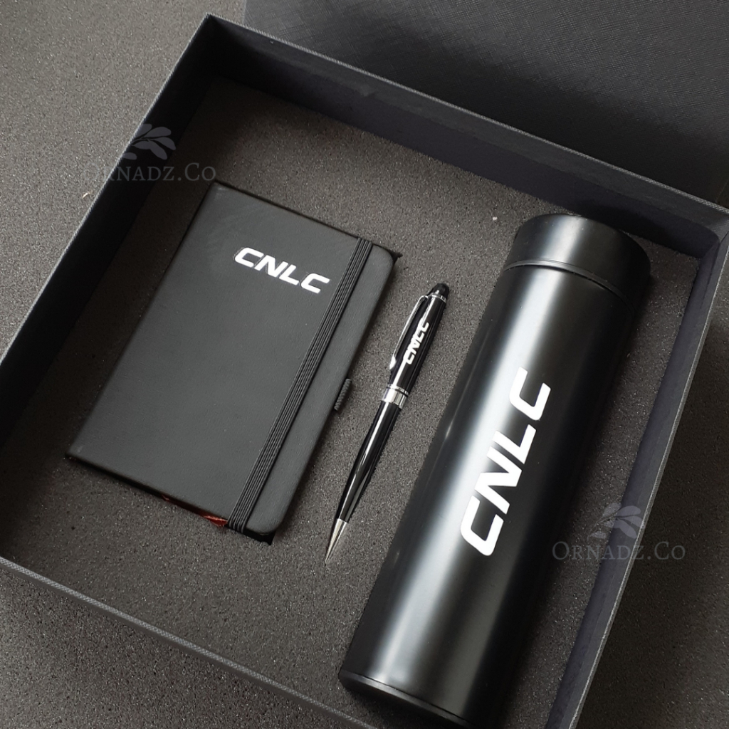 

Seminar Kit HB 5 / Training Kit / Diklat Kit / Promosi Doktor / Coorporat Hampers / Notebook A6, Pen & Tumbler