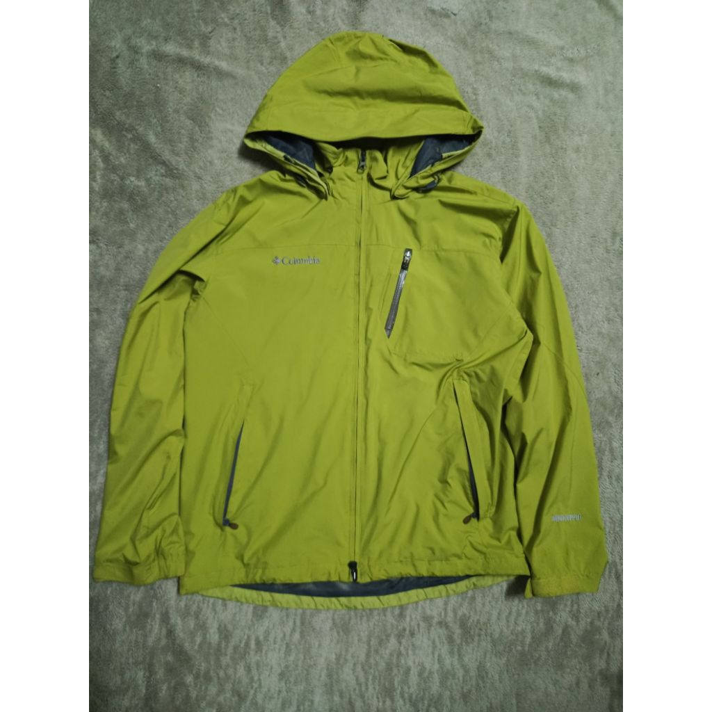 gorpcore gorpet columbia windstopper