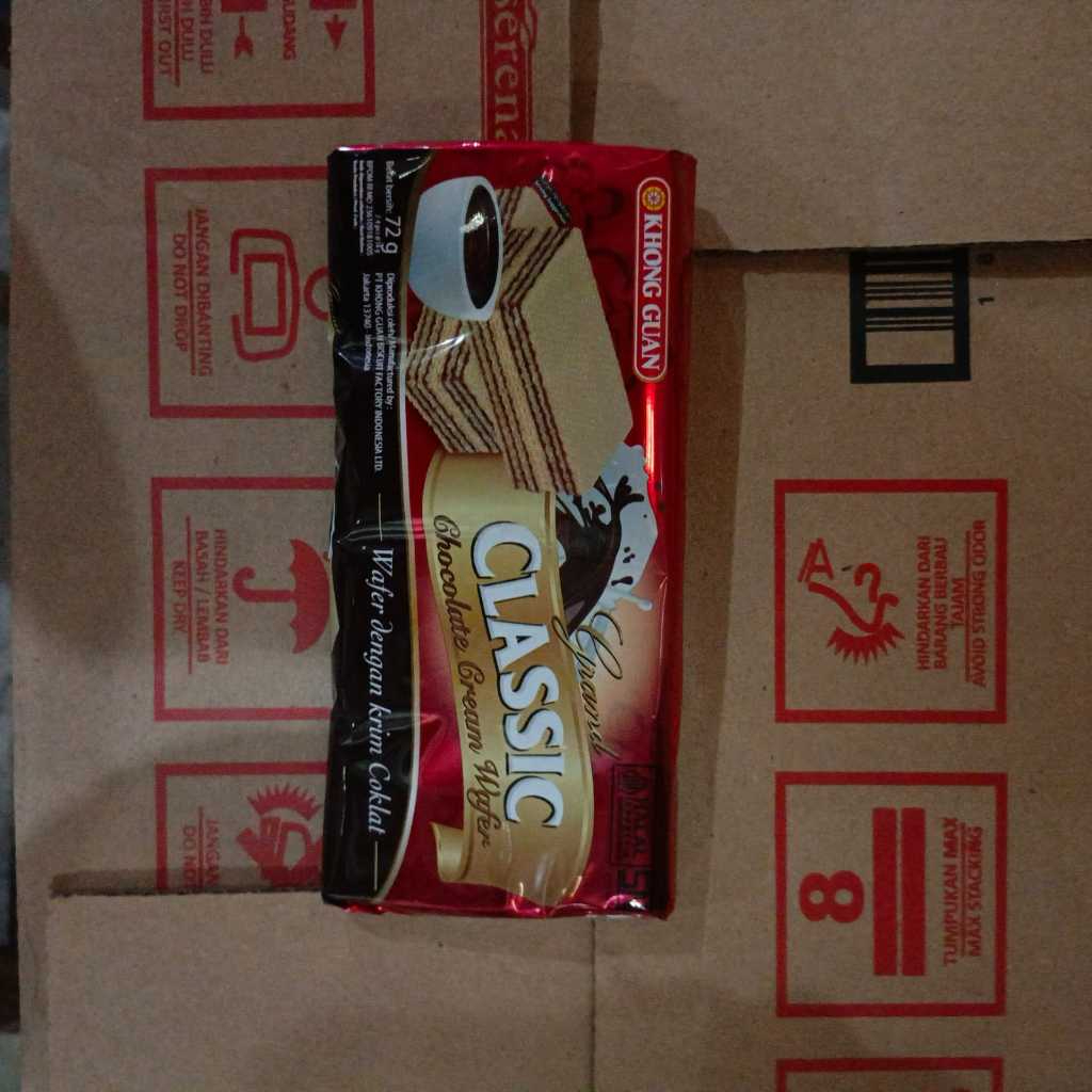 

Khong Guan Classic Chocolate Wafer – 350gr / 72gr / 18gr x 10pcs (Renceng)