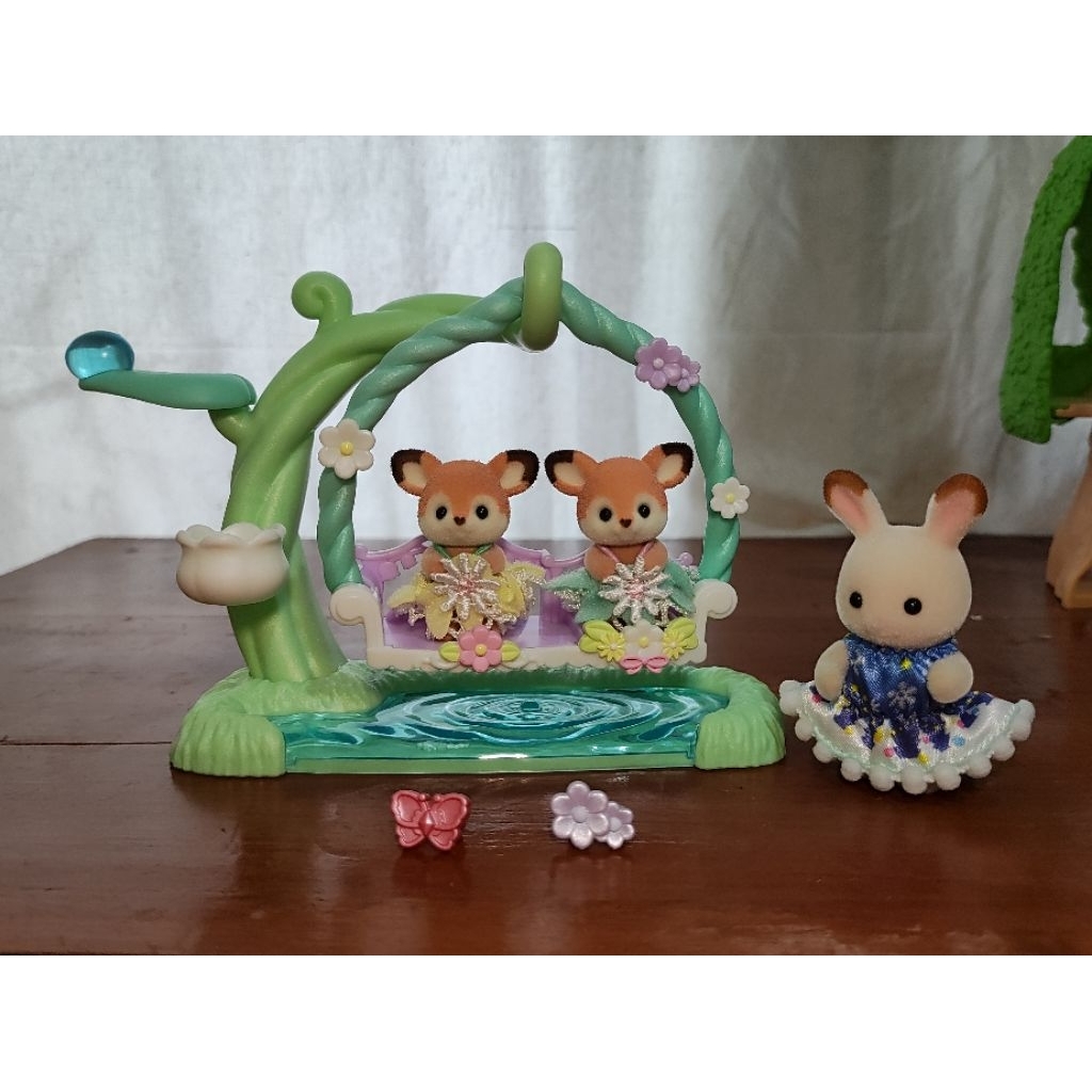 READY INA Sylvanian families deer babies floral swing set, choco rabbit baby
