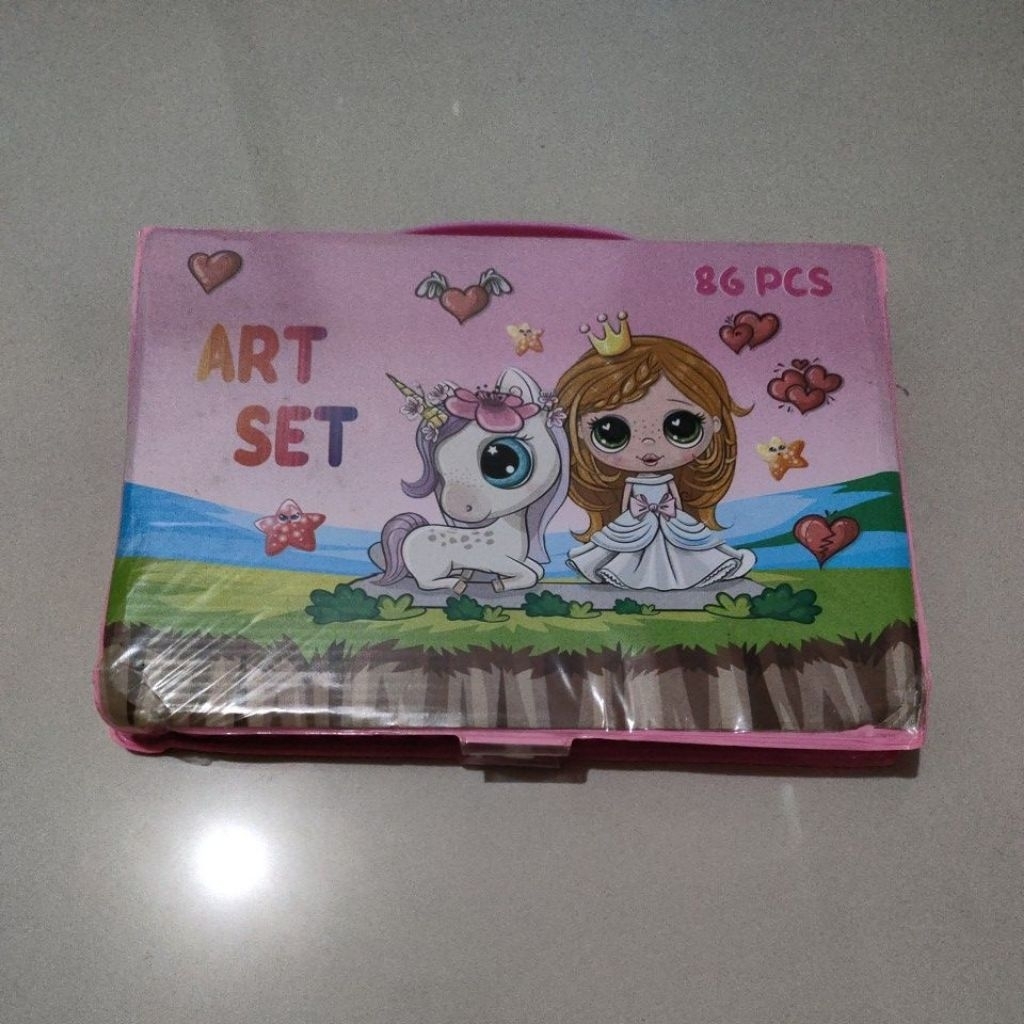 

Crayon, pensil warna, cat ai set isi 86 pcs preloved