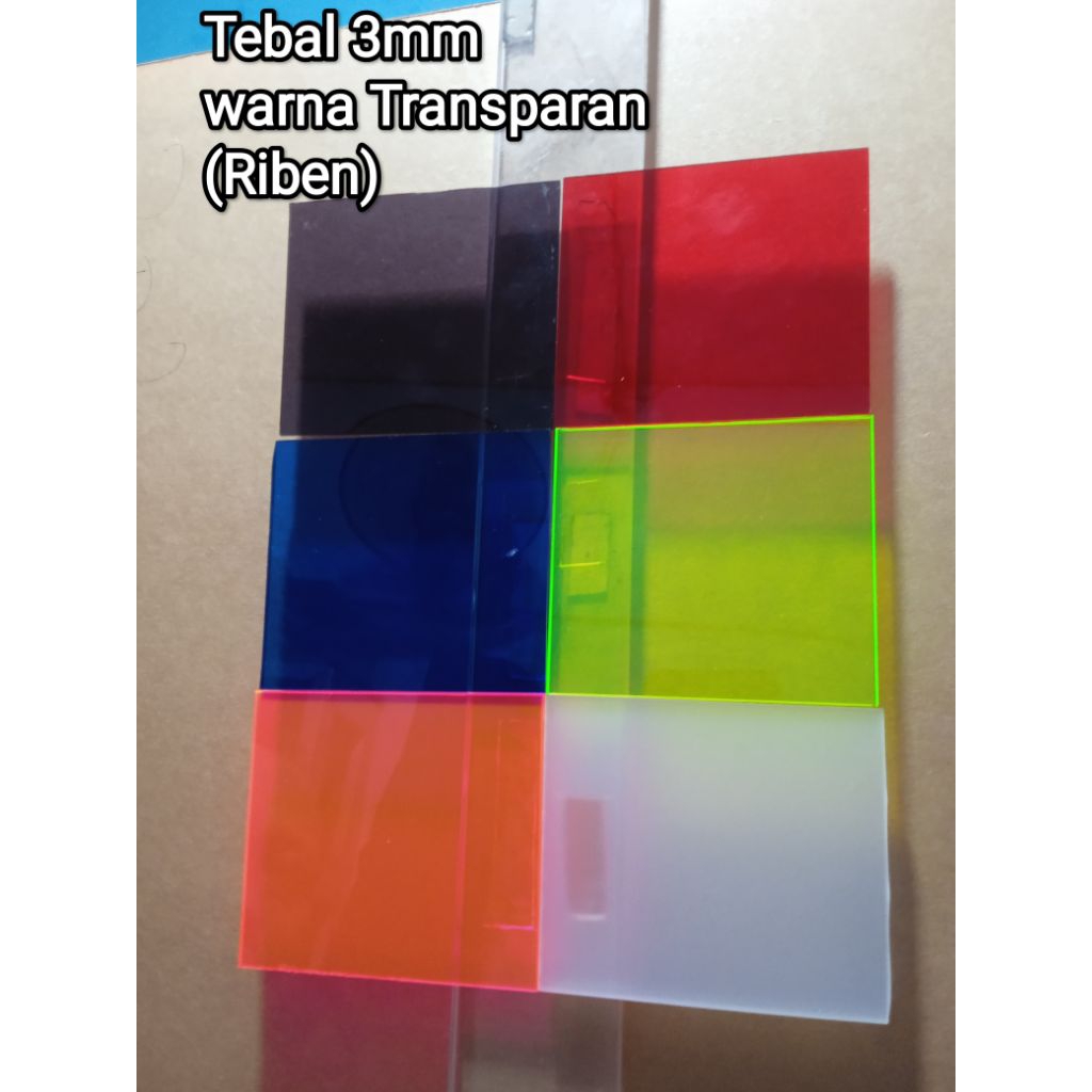 

acrylic lembaran 3mm A5 (21x15cm ).warna transparant/riben