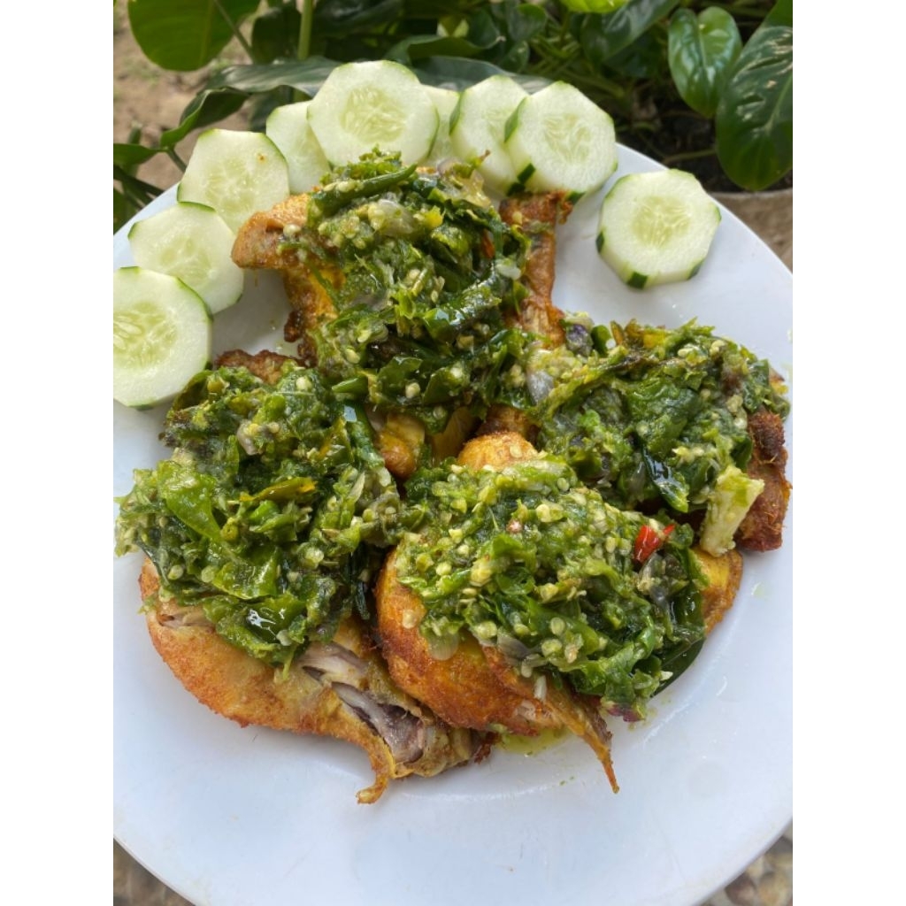 

AYAM PENYET CABE IJO