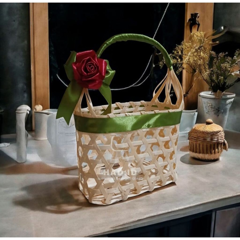 tas anyaman bambu/hampers lebaran/hampers nikahan/hampers ulangtahun