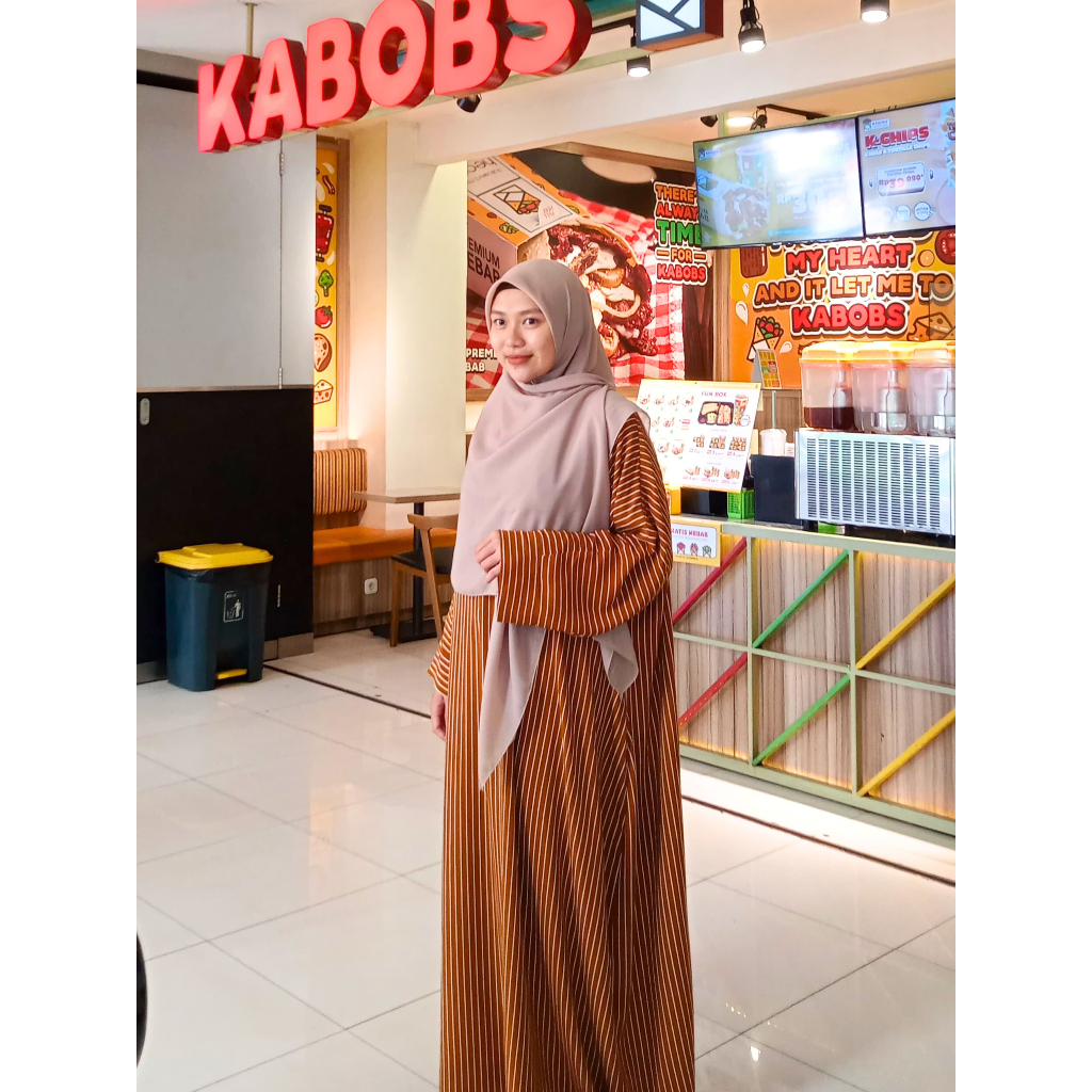 Ummushofie - Abaya Salur Rayon Abaya Motif Garis