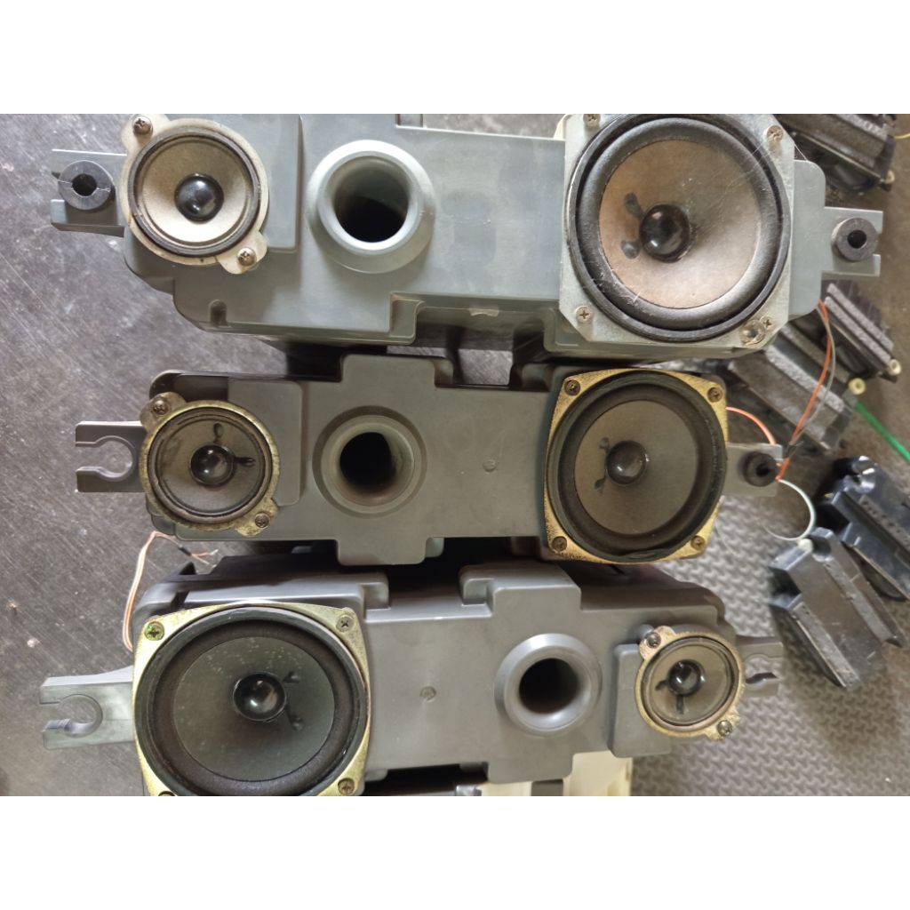 speaker pasif dan box sharp bekas tv