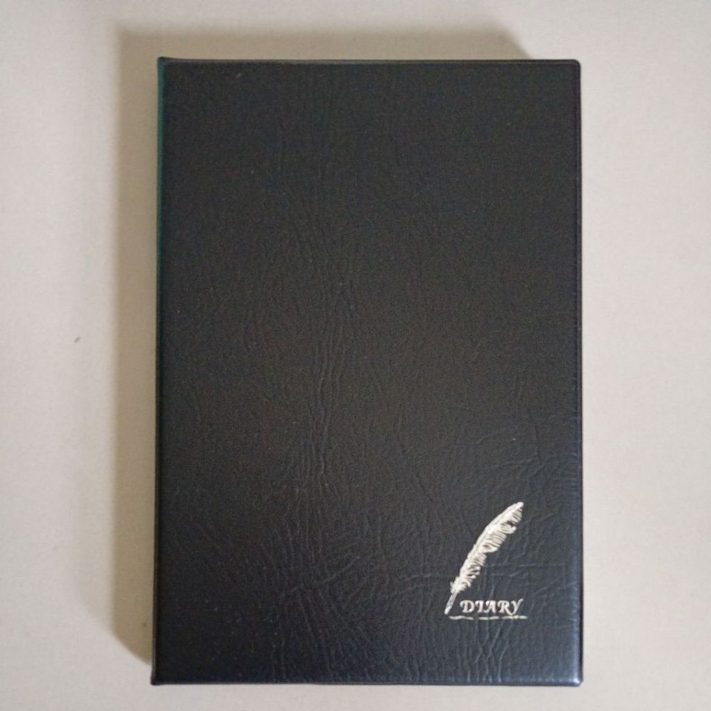 

Agenda / Notebook 8325 ukuran 21x14 cm