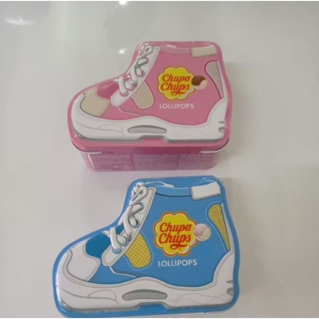 

Chupa Chups Shoes Tin 84g Pink/Biru - Celengan Anak Lucu Aesthetic dengan Kunci Gembok- Celengan Sepatu Isi 7 pcs Chupa Chups Lollipops