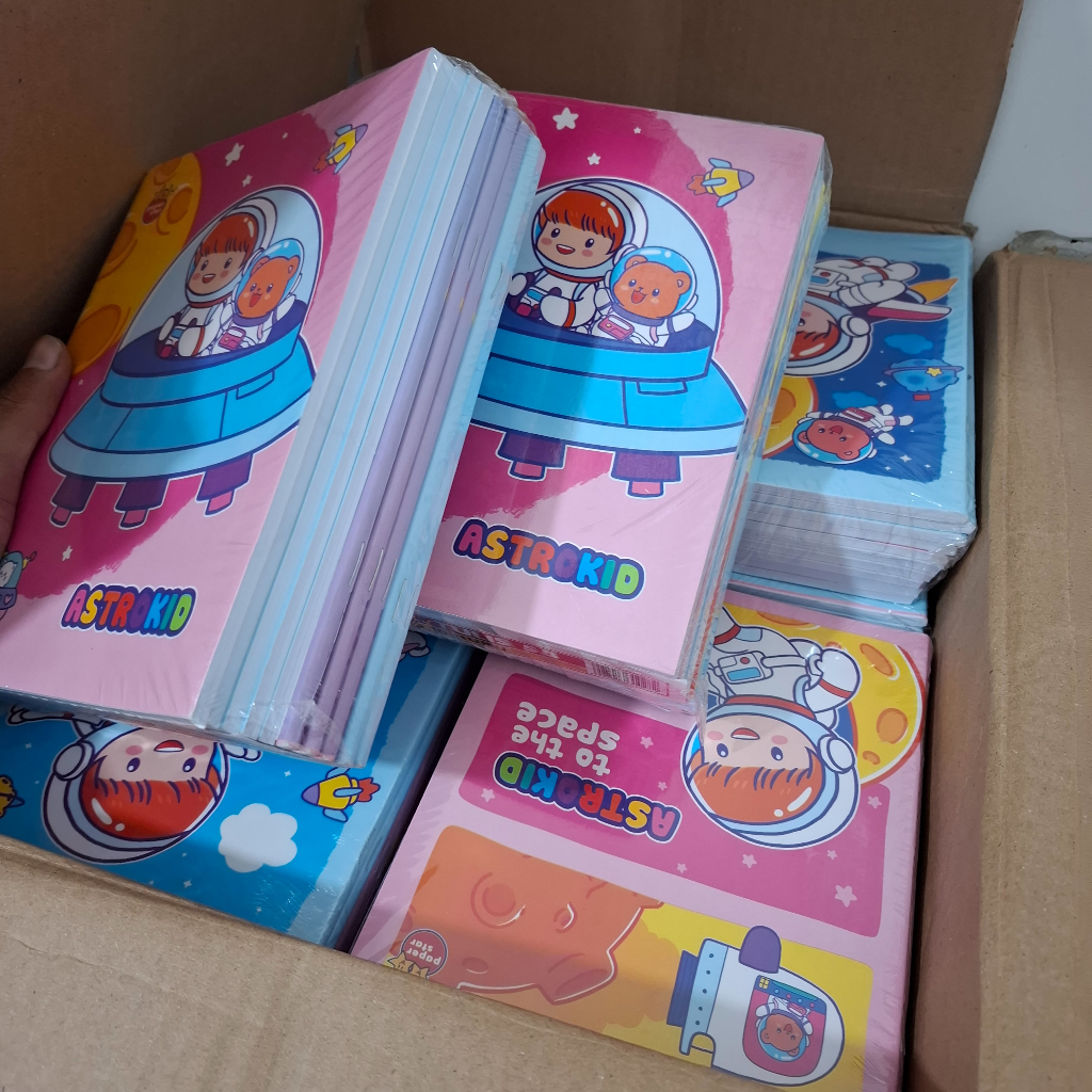 

1 PAK BUKU TULIS PAPER STAR PREMIUM 58 LMBAR - 10 BUKU