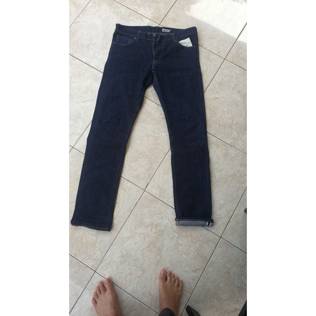 UNIQLO DENIM SALVEDGE DARK INDIGO