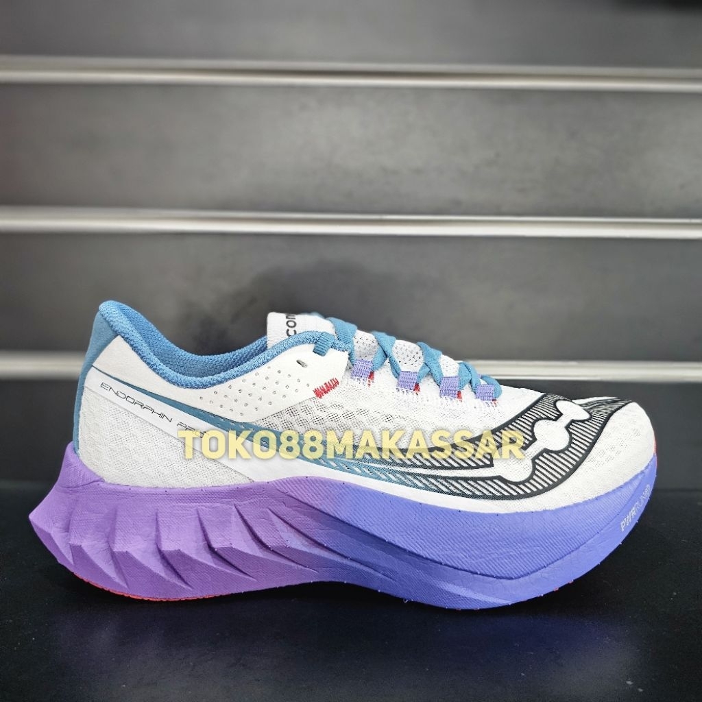 Sepatu Running Saucony Endorphin Pro 4