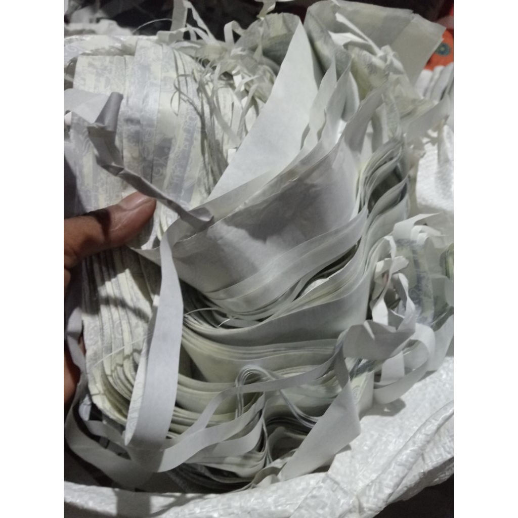 

Kertas sisiran (1 kilogram)kertas serut buat packing