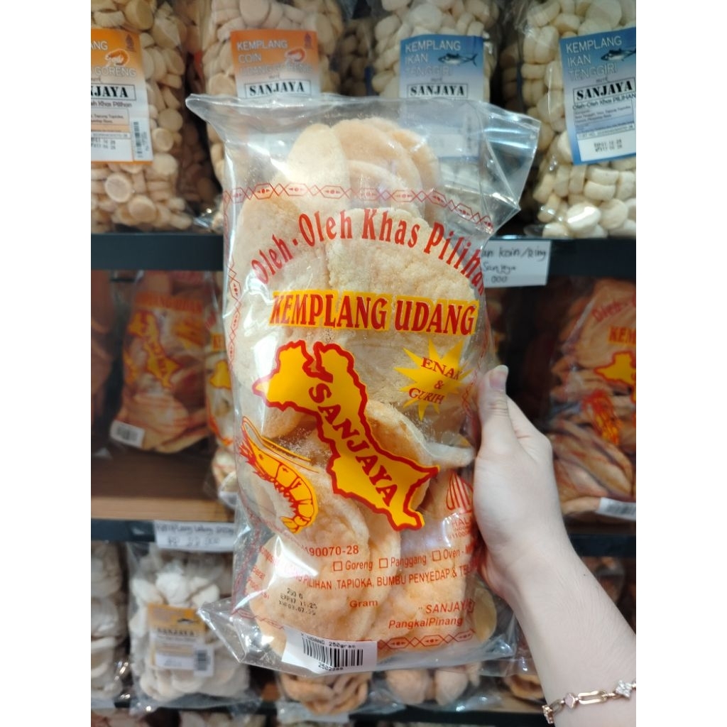 

Kemplang goreng udang khas Bangka cap Sanjaya