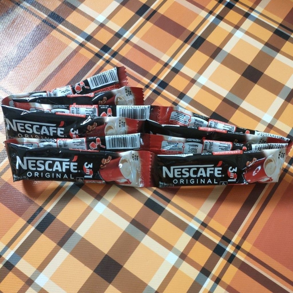 

Nescafe 3in1 Original 1 renteng renceng isi 10 Sachet