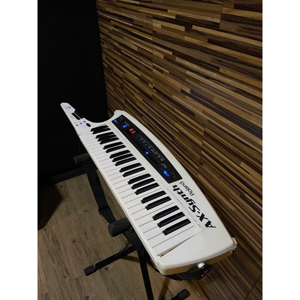 KEYTAR ROLAND  AX Synth