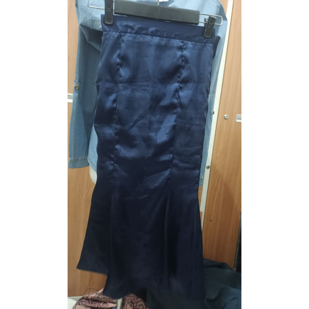 pl Rok Pesta Satin mewah model duyung Cantik fullfuring anak tanggung masih Likenew
