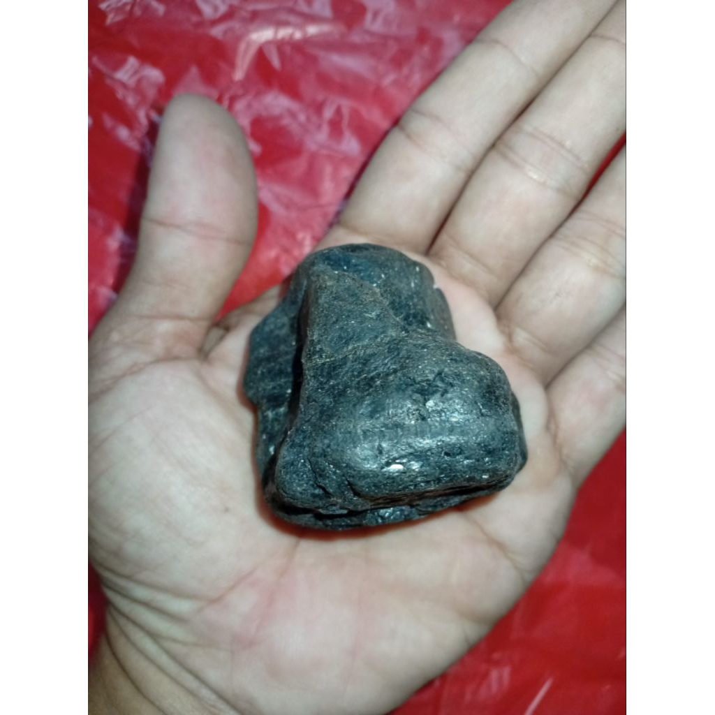 batu meteor hitam unik antik temuan alam